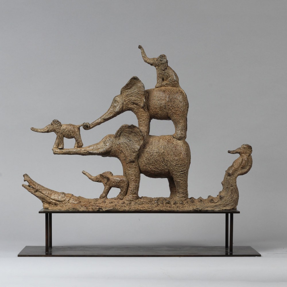 La barque sacrée, sculpture animalière bronze éléphant de Sophie Verger profil gauche