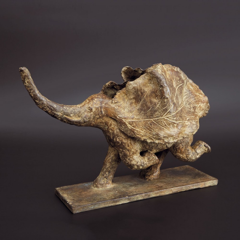 Elephant feuille, sculpture animalière bronze éléphant de Sophie Verger