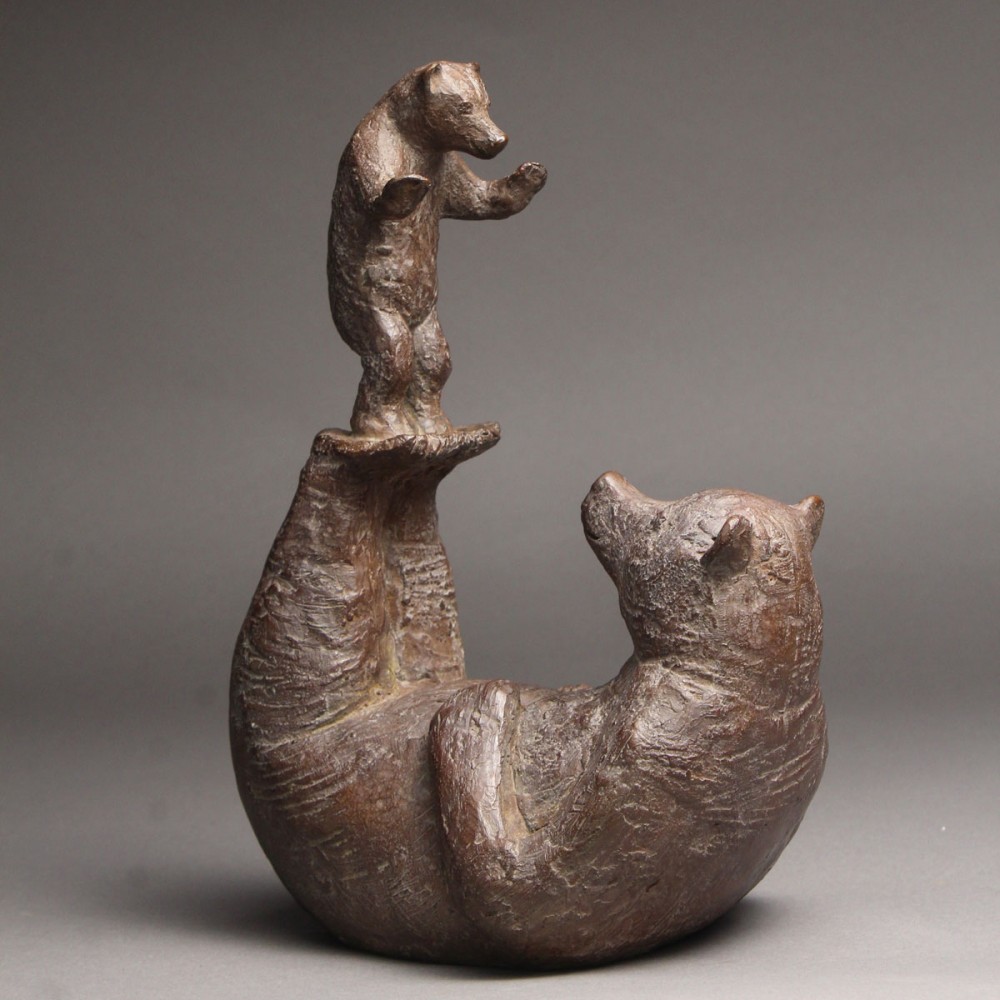 Entraînement, sculpture animalière bronze ours de Sophie Verger
