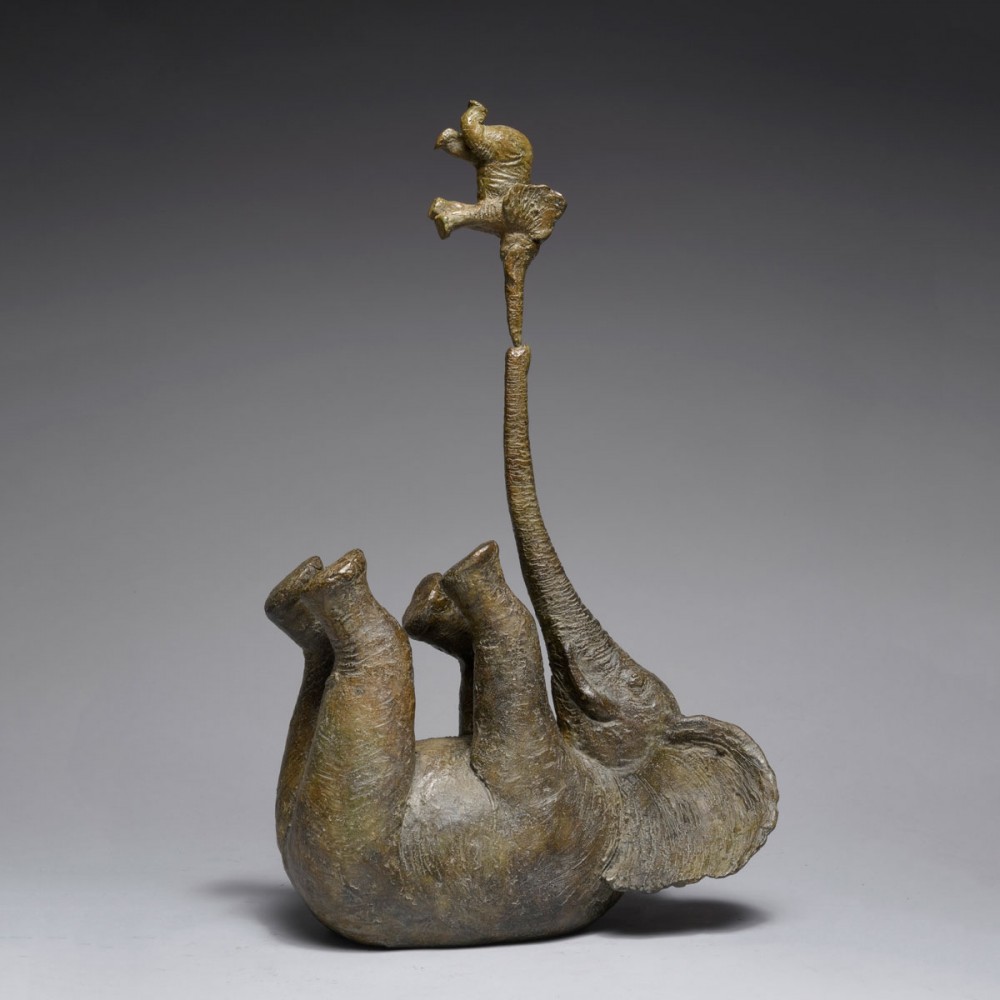 Trompe à trompe, sculpture animalière bronze éléphant de Sophie Verger