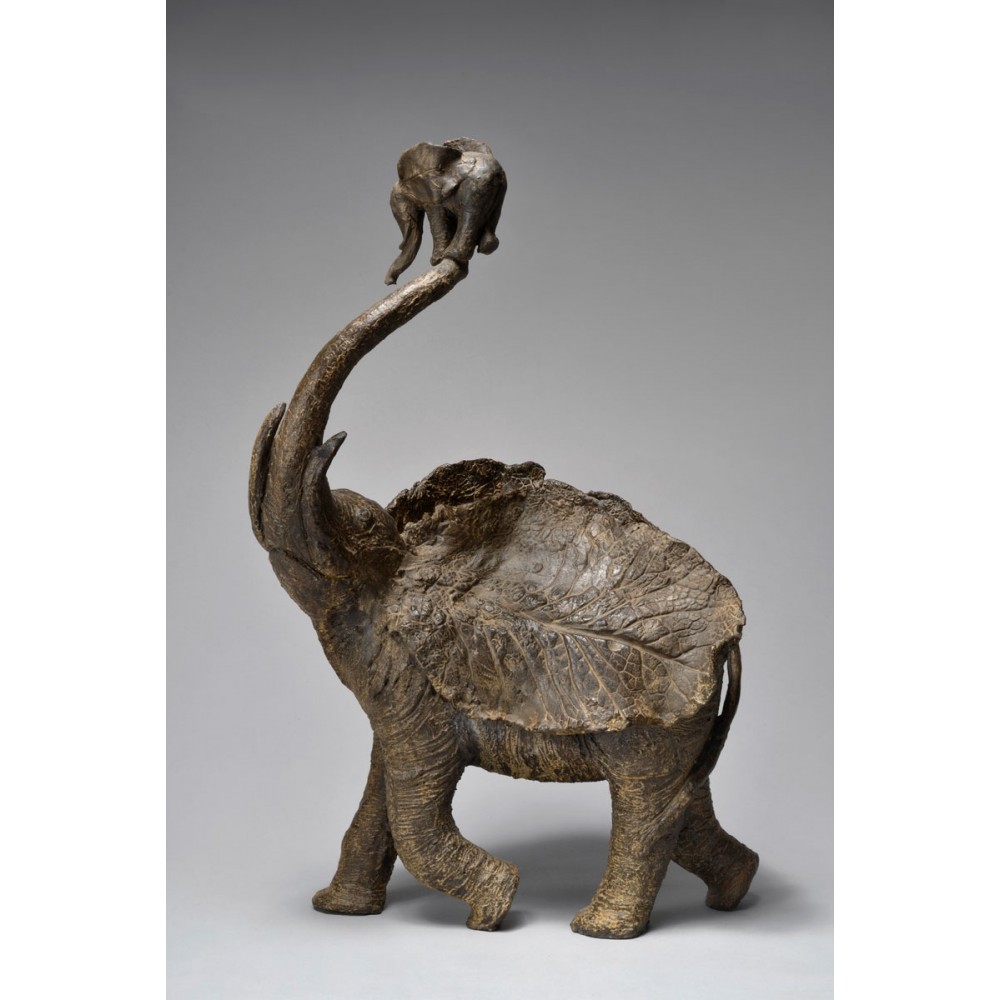 Éléphant feuille et son petit, sculpture animalière bronze éléphant de Sophie Verger