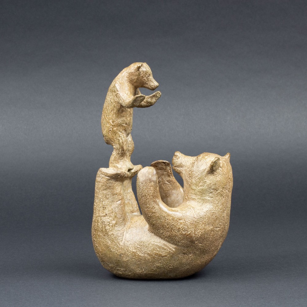 Acrobatie, sculpture animalière bronze ours de Sophie Verger