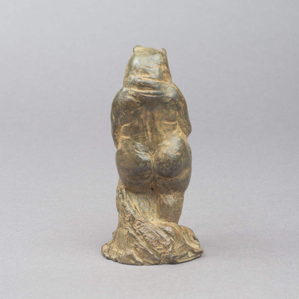 L'œuvre Vénus anadyomène, sculpture animalière bronze venus de Sophie Verger profil dos