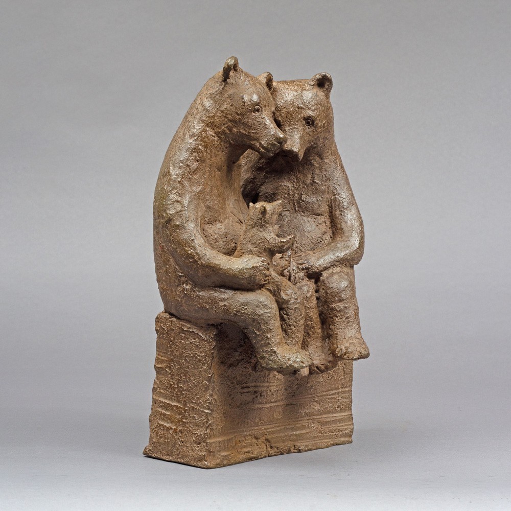 La petite merveille ou à Iris, sculpture animalière bronze ours de Sophie Verger profil droit