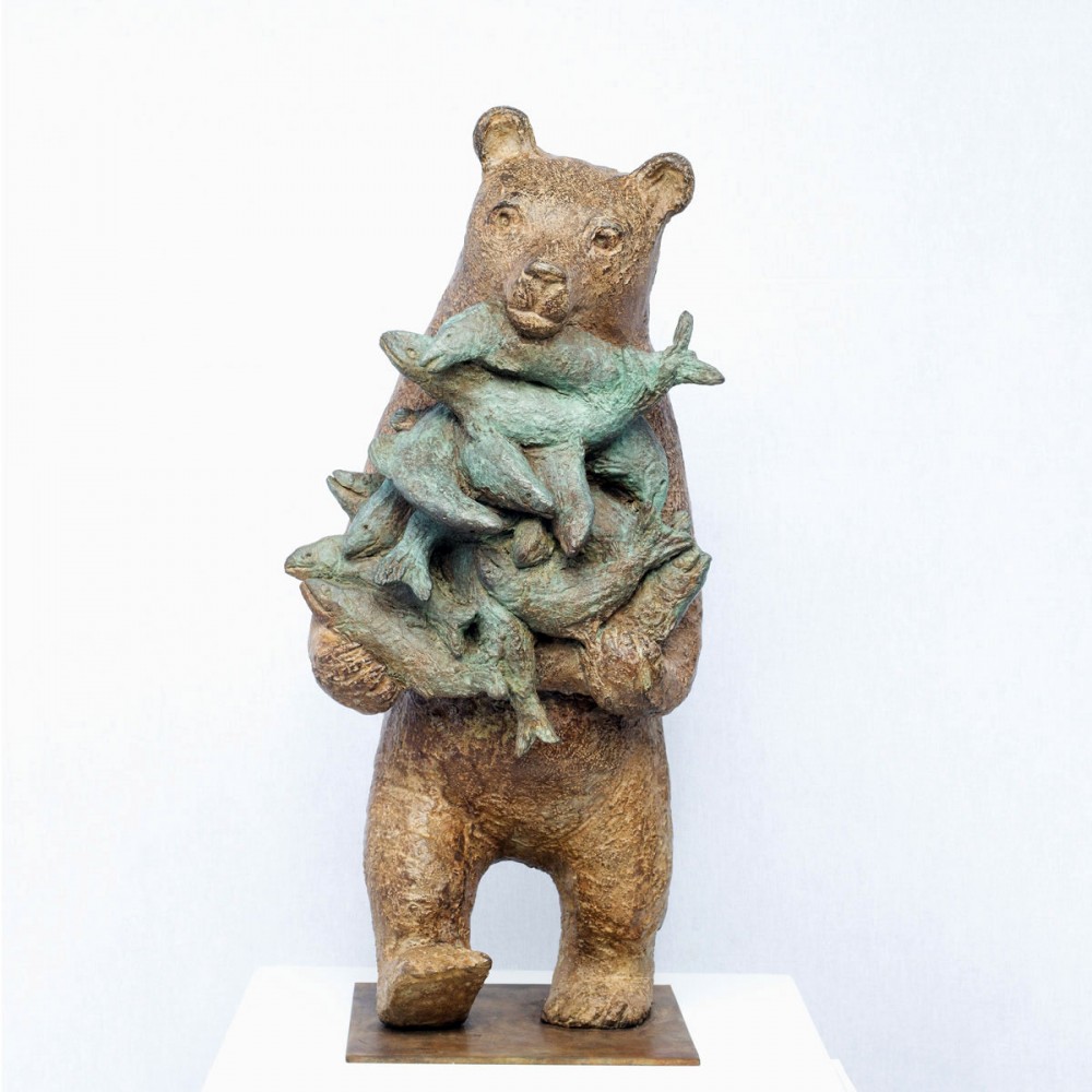Pêche au Kamchatka, sculpture animalière bronze ours de Sophie Verger