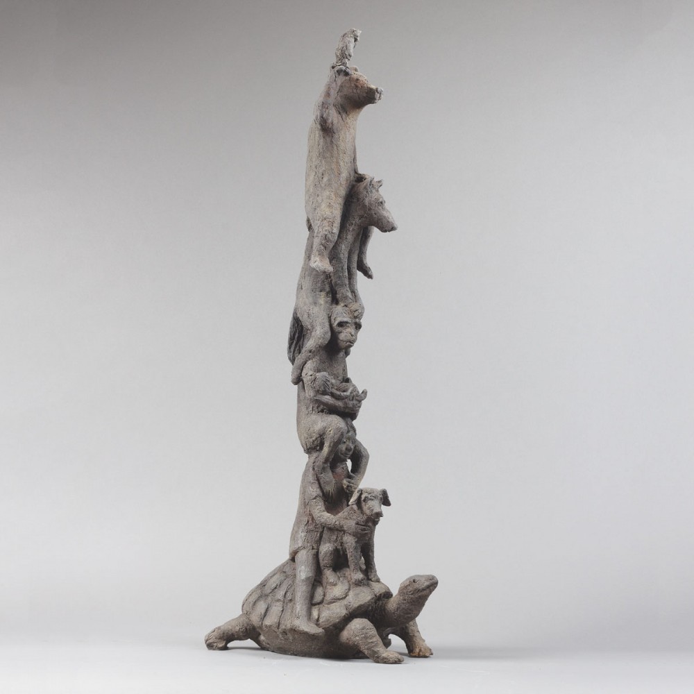 Etrange procession, sculpture animalière terre tortue de Sophie Verger profil droit