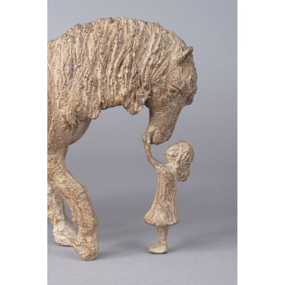 Détail Sculpture bronze Mon cheval préféré, statue animalière cheval et enfant de Sophie Verger