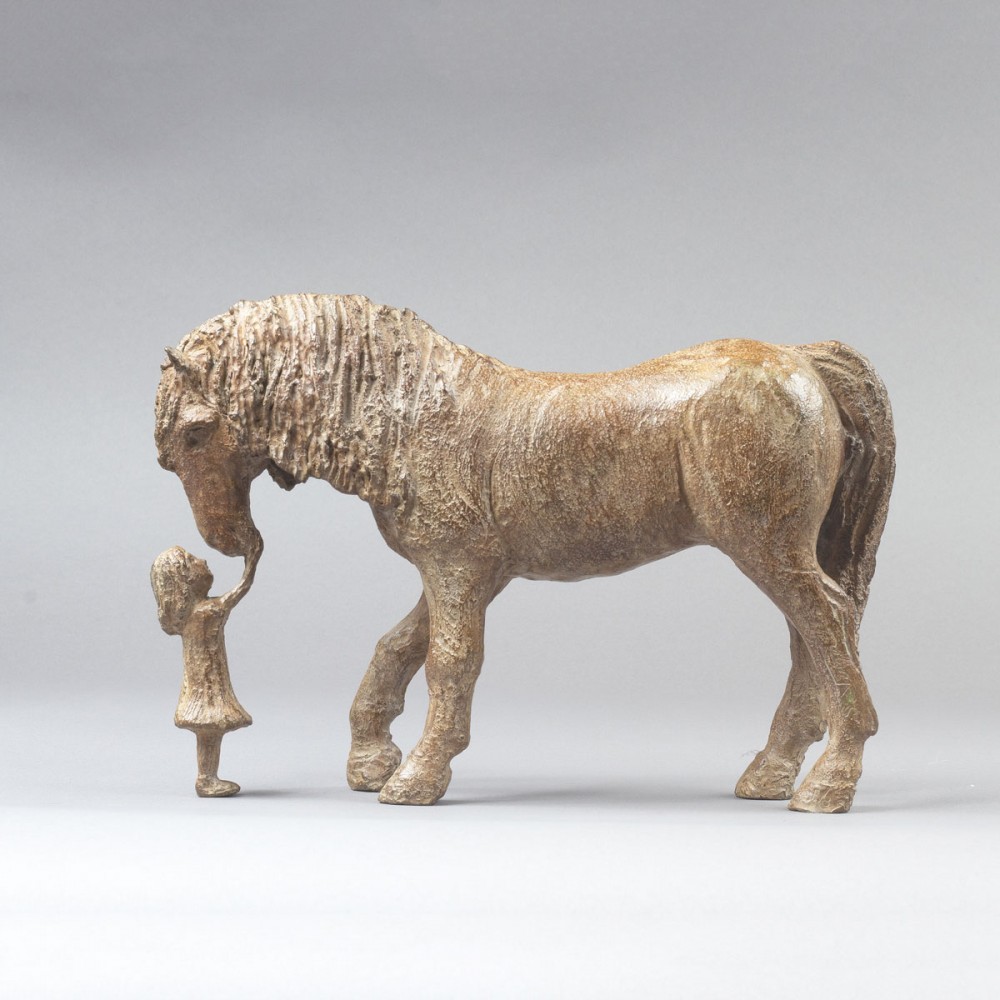 Profil gauche de la Sculpture bronze Mon cheval préféré, statue animalière cheval et enfant de Sophie Verger