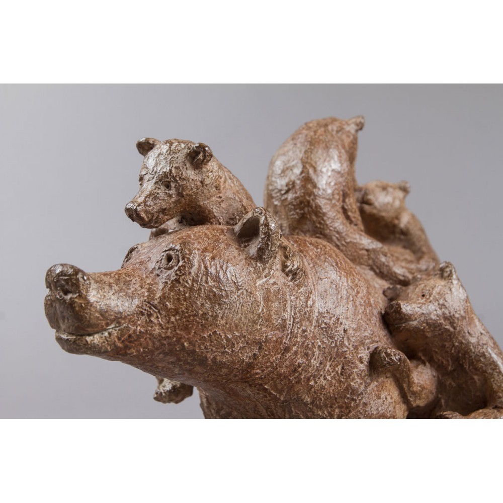 Détail Sculpture bronze En famille, statue animalière ours de Sophie Verger profil droit
