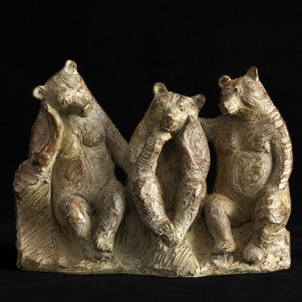 Trois ours assis, sculpture animalière bronze ours de Sophie Verger