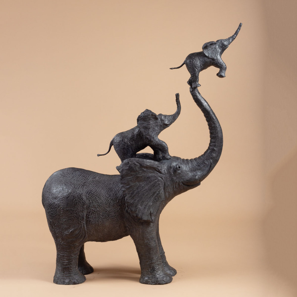 Sculpture bronze à chacun son tour, statue animalière éléphant de Sophie Verger, profil droit