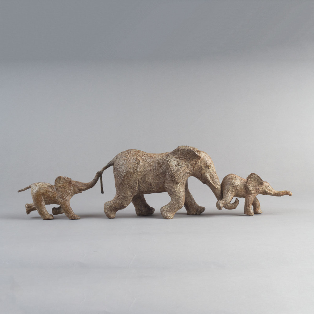 Profil droit de la Sculpture bronze éléphant DANS LA SAVANNE, statue animalière éléphant de Sophie Verger