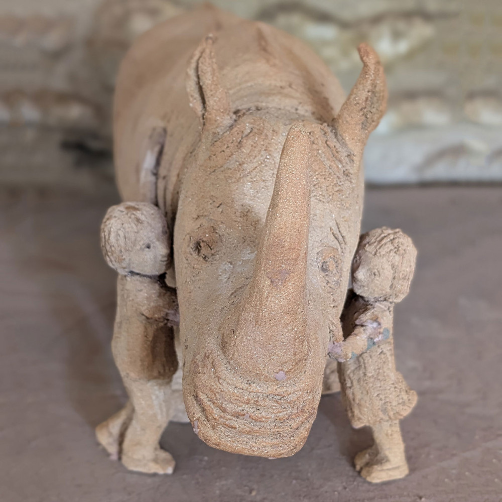 Un rhinocéros d'exception (terre originale)