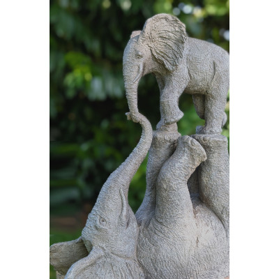 Tendres Jeux, sculpture bronze éléphant de Sophie Verger dans le jardin de l'atelier 2