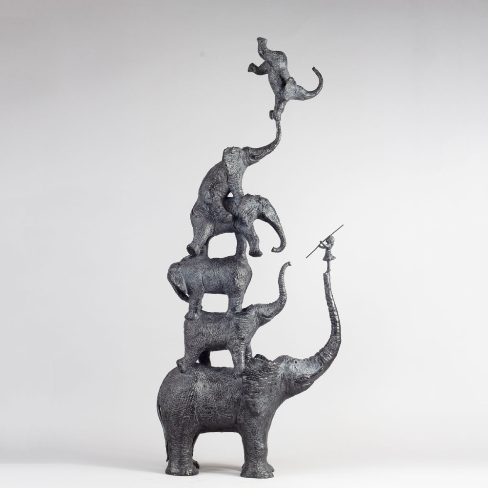 Sculpture bronze six éléphants et une fille, statue animalière éléphant et fille de Sophie Verger