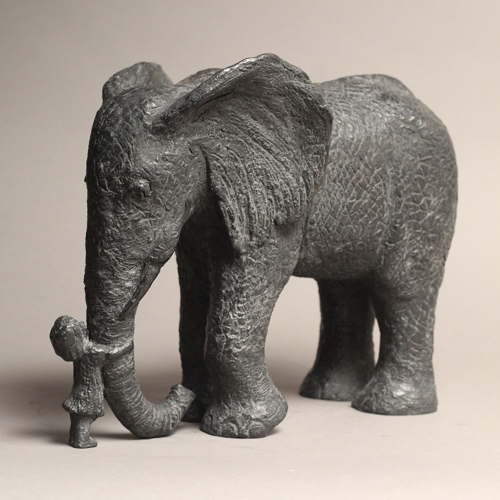 Mon éléphant, sculpture animalière bronze éléphant et enfants de Sophie Verger