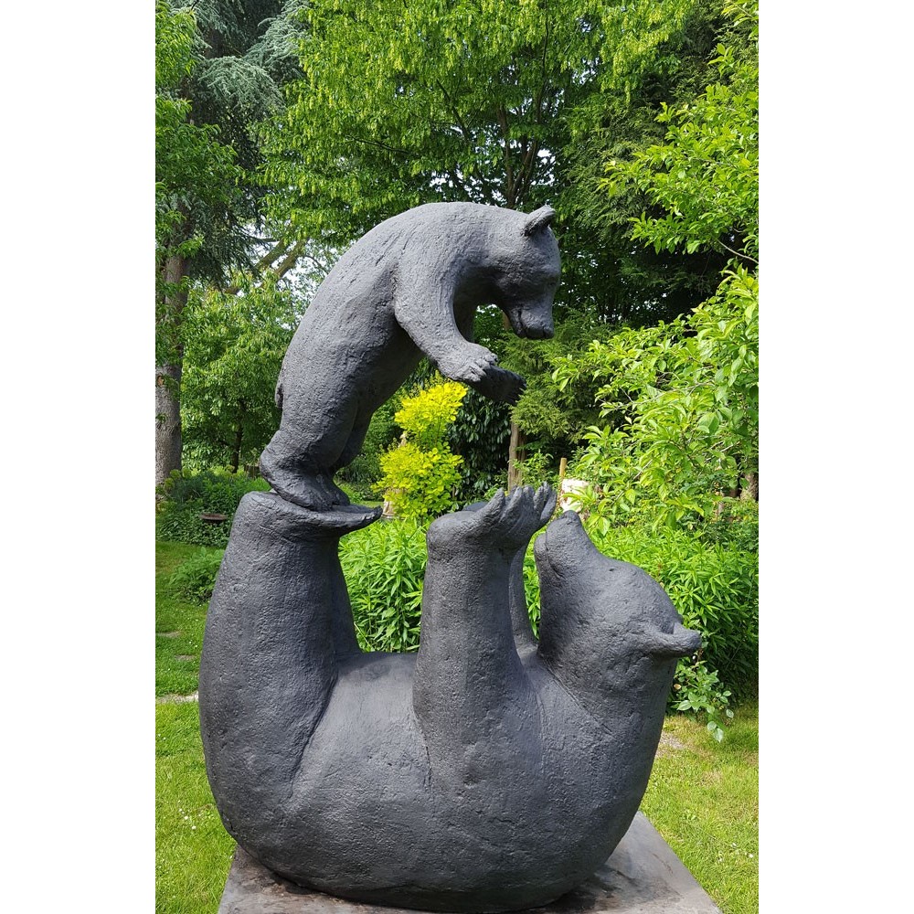 sculpture terre Le saut, statue animalière terre ours de Sophie Verger