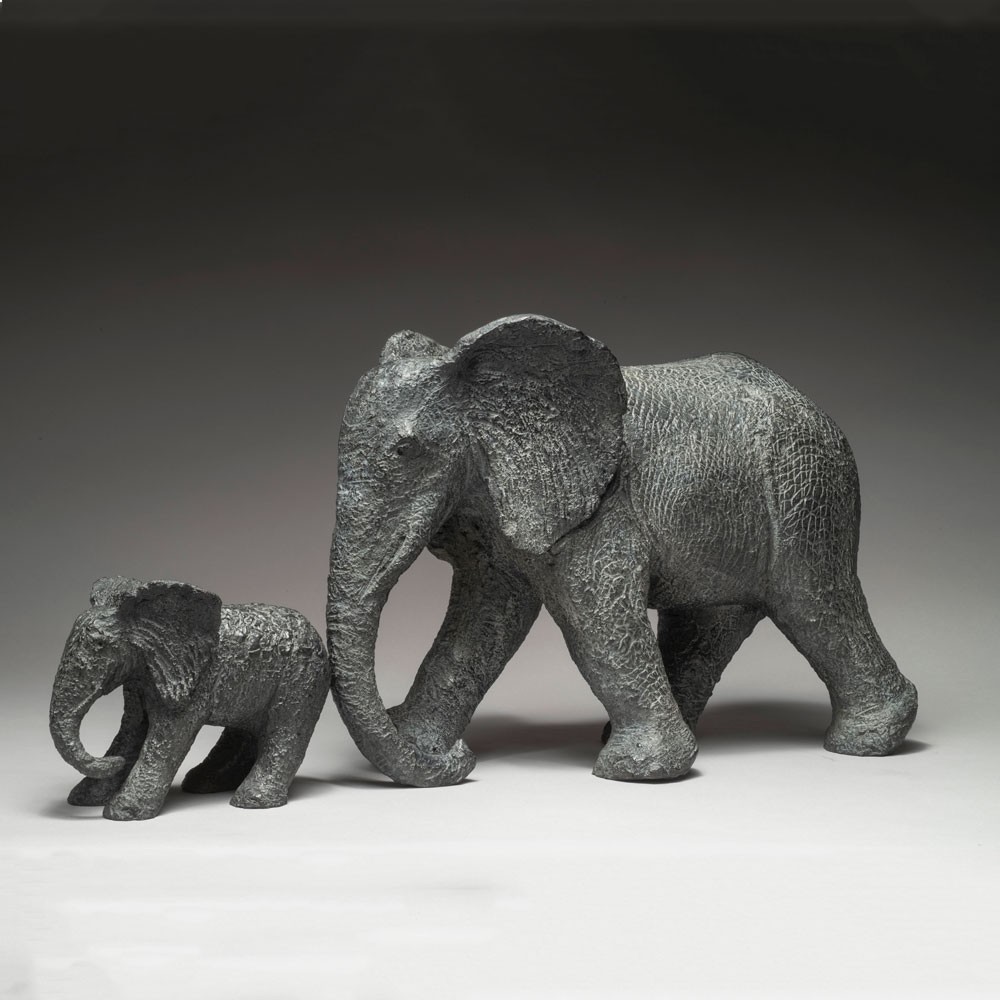 Debout my little one, sculpture animalière bronze éléphant de Sophie Verger