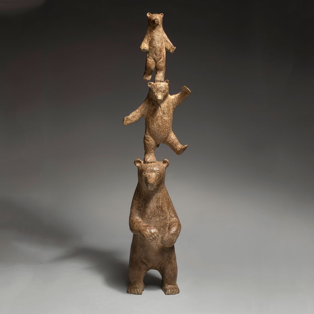 De plus en plus haut, sculpture animalière bronze ours de Sophie Verger