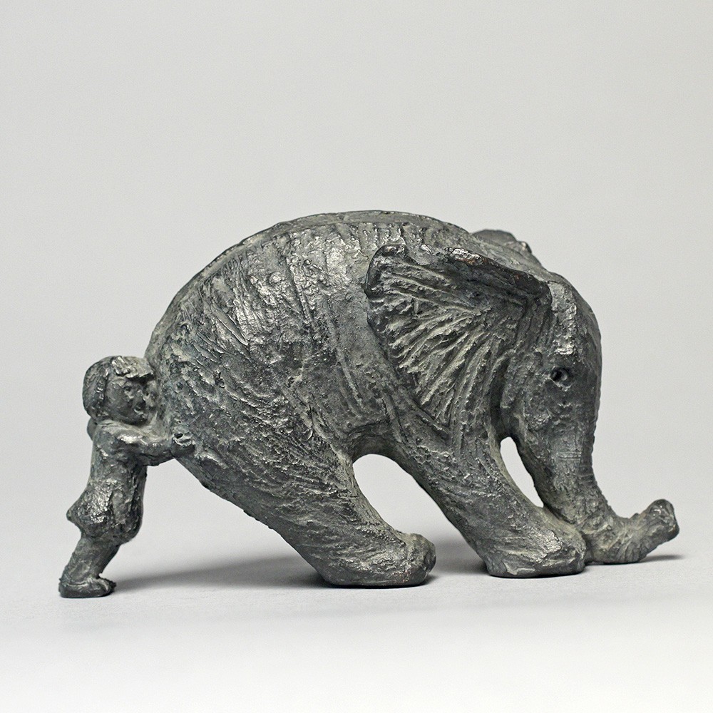Louise et son éléphant, sculpture animalière bronze éléphant de Sophie Verger