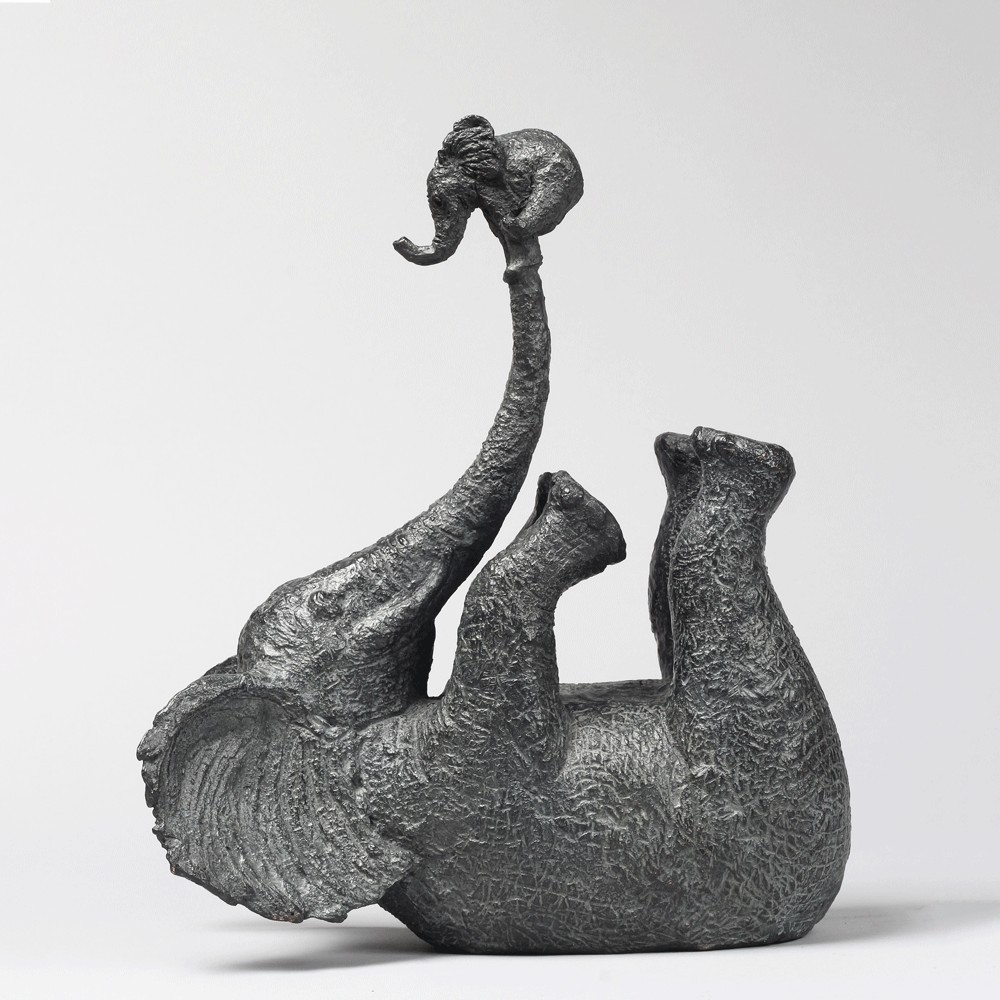 Éléphant perché, sculpture animalière bronze éléphant de Sophie Verger