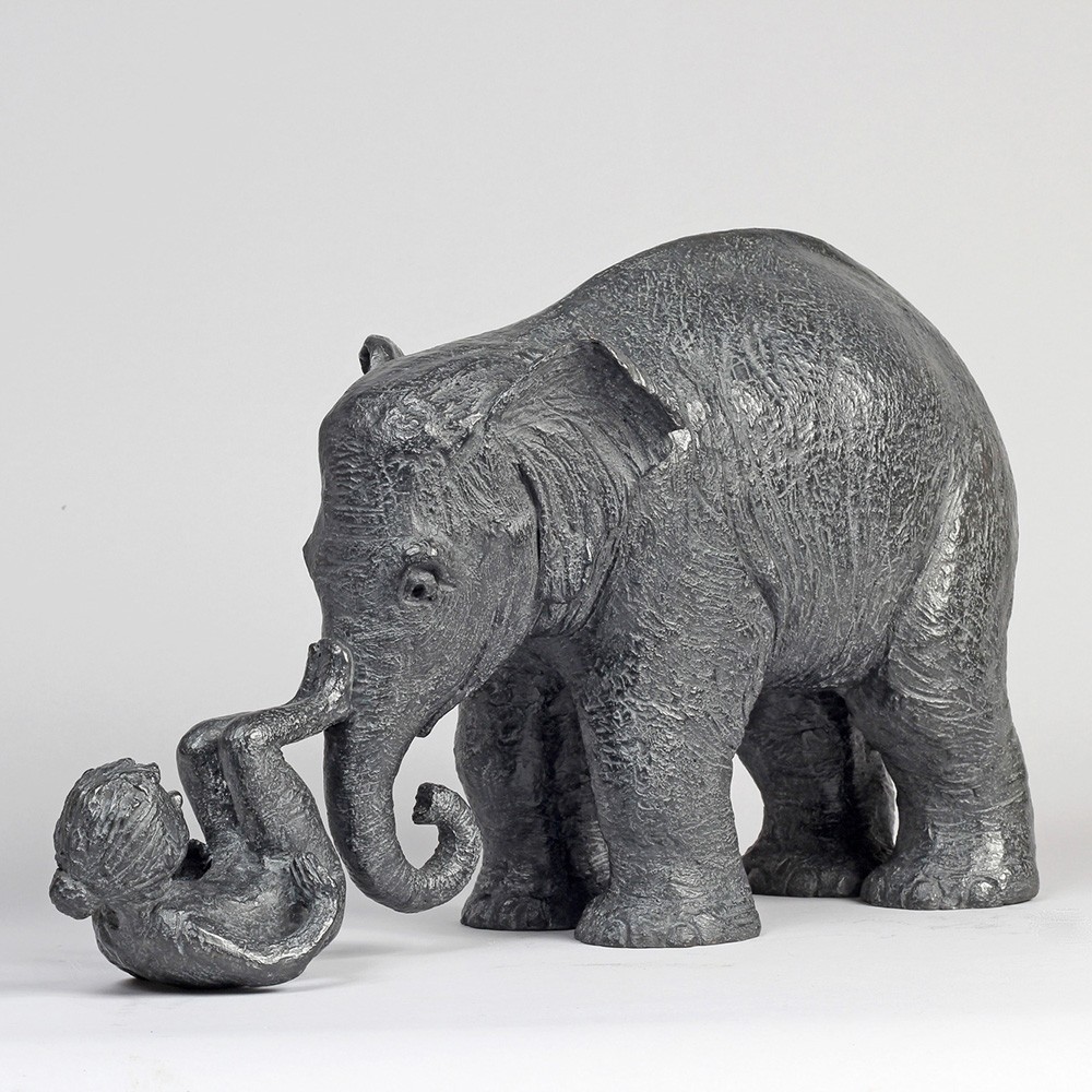 Toi et moi, sculpture animalière bronze éléphants et enfants de Sophie Verger profil gauche