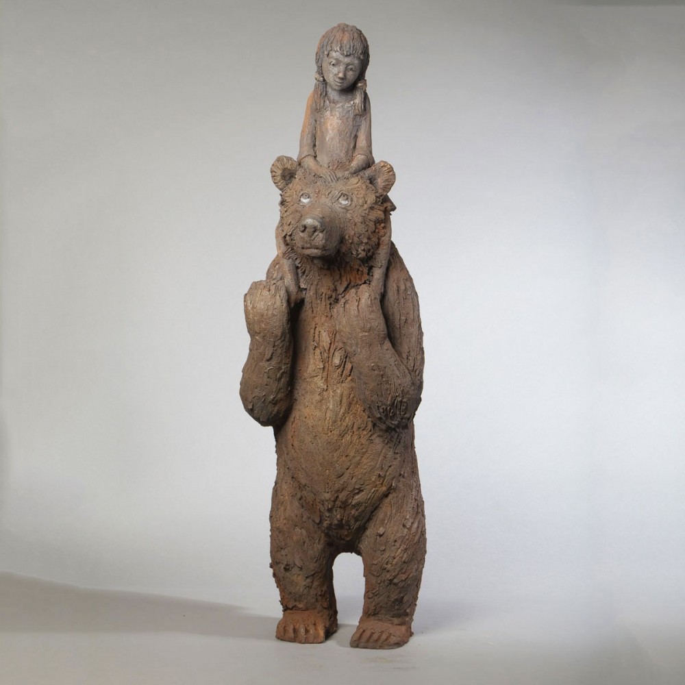sculpture terre Père et fille, statue animalière semi monumentale terre ours de Sophie Verger