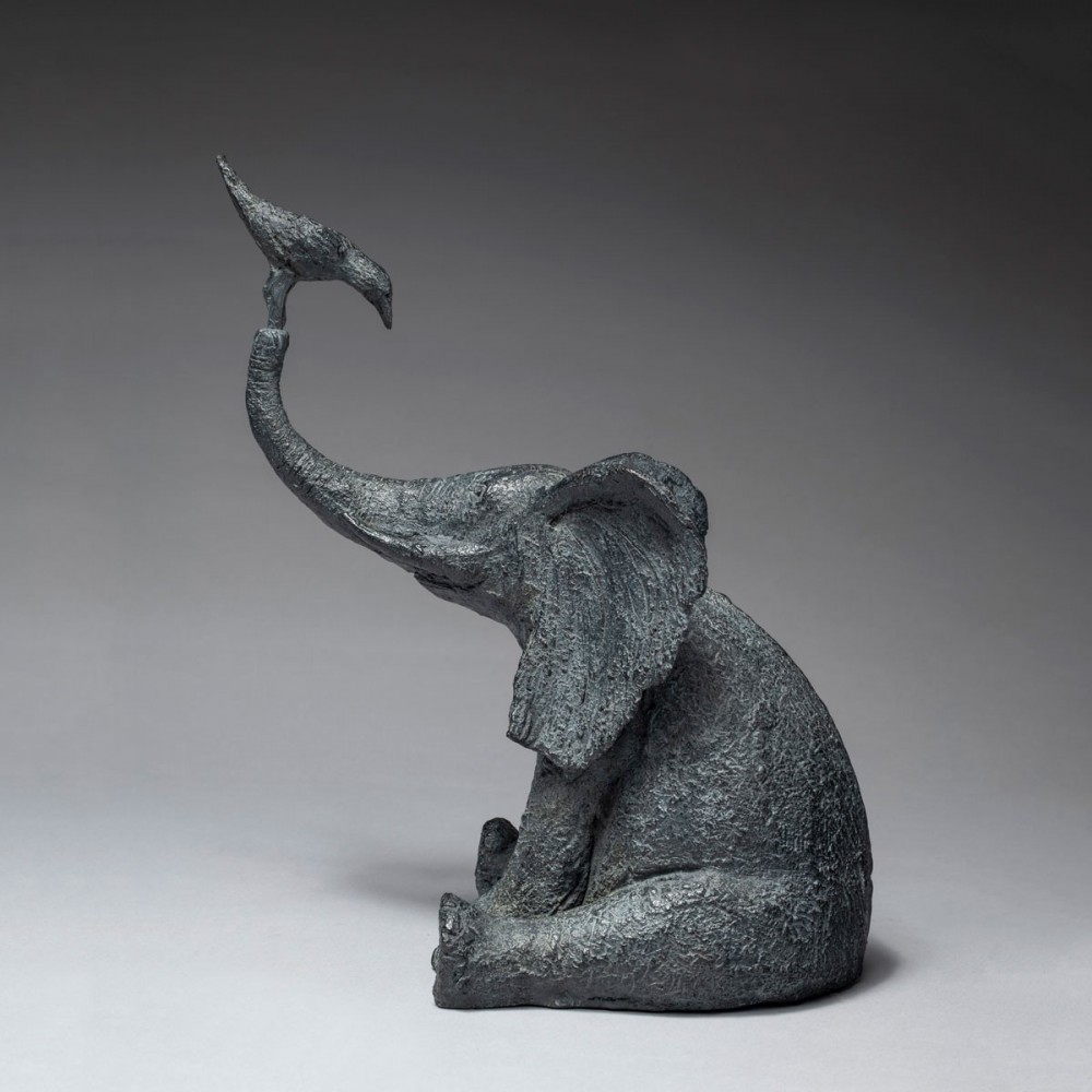 Eléphant à l'oiseau, sculpture animalière bronze éléphant et oiseau de Sophie Verger