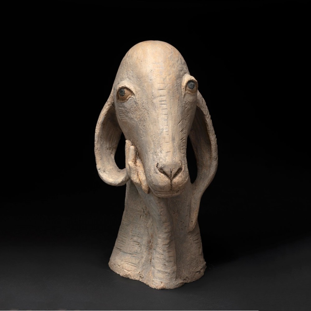 Jeune Brebis, sculpture animalière terre mouton de Sophie Verger
