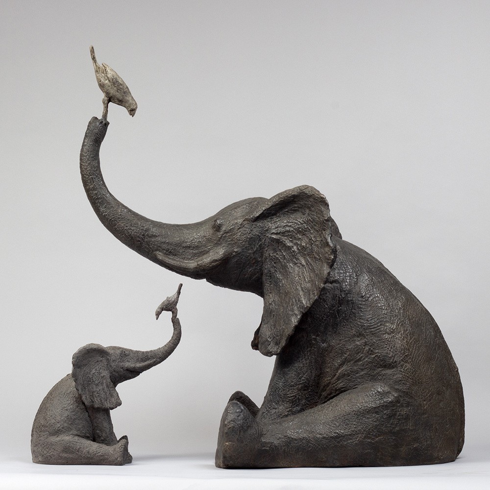 Éléphant au jardin, sculpture animalière bronze chouette et éléphants de Sophie Verger