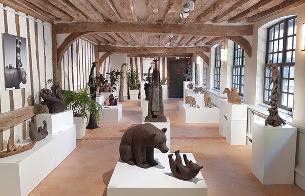 Visites commentées en ma présence de l’expo « De la terre au bronze » ce samedi à Rouen, Galerie des Arts du Feu – Aître Saint Maclou